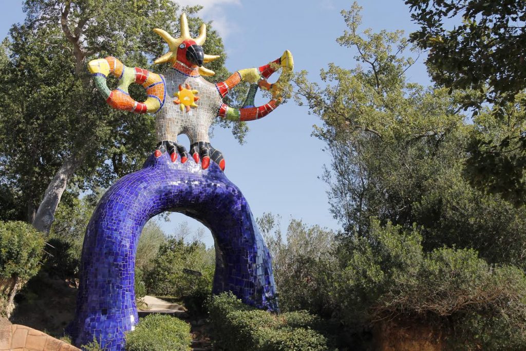 “Il Luogo dei sogni” a Capalbio: The Plus Planet collabora alla mostra su Niki de Saint Phalle